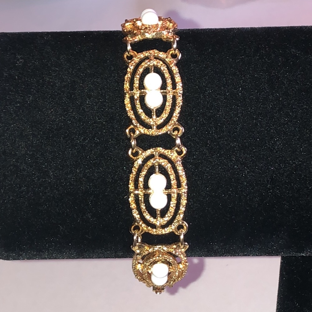 Sarah Coventry Gold Tone White Bead Link Bracelet